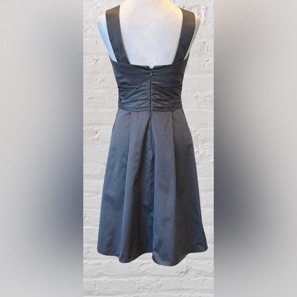 DAVID’S BRIDAL Y-Neck Gray A Line Babydoll Prom Event Cocktail Dress Size 2 - Picture 4 of 7